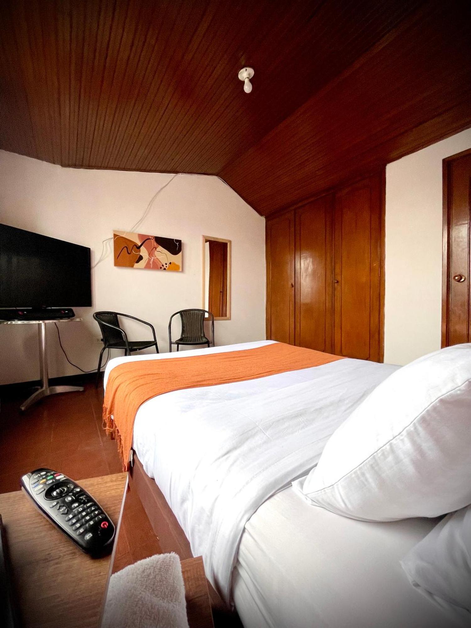 Hotel Way Maker 1 Bogotá Zewnętrze zdjęcie